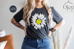 Daisy Shirt, Chamomile Shirts, Wildflower Shirt, Boho Shirt, Floral Tshirt, Birth Month Flower, Womens Clothing, Flower Shirt, Gift For Her