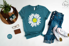 Daisy Shirt, Chamomile Shirts, Wildflower Shirt, Boho Shirt, Floral Tshirt, Birth Month Flower, Womens Clothing, Flower Shirt, Gift For Her