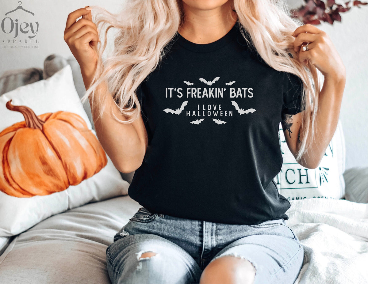 It's Frickin' Bats I Love Halloween Shirt, Halloween Costume, Halloween Party Tee, Funny Halloween Shirt, Halloween Shirt, Halloween Gift