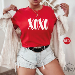 XOXO Shirt, Hugs & Kisses Shirt, Valentine XOXO Shirt, Valentine Couple Shirt, Friend Valentine Shirt, Gift for Her Shirt, Mom Valentine Tee