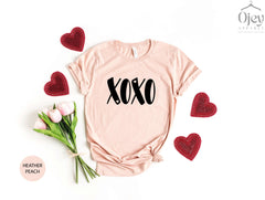 XOXO Shirt, Hugs & Kisses Shirt, Valentine XOXO Shirt, Valentine Couple Shirt, Friend Valentine Shirt, Gift for Her Shirt, Mom Valentine Tee