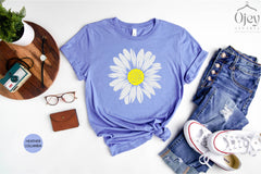 Daisy Shirt, Chamomile Shirts, Wildflower Shirt, Boho Shirt, Floral Tshirt, Birth Month Flower, Womens Clothing, Flower Shirt, Gift For Her