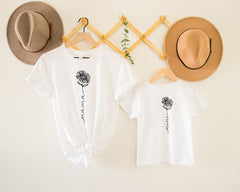 Matching Mama And Mini Outfit, Minimalist Mama Floral Shirt, Matching Mama & Baby Shirts, Mini Baby Bodysuit, Mother's Day Mama