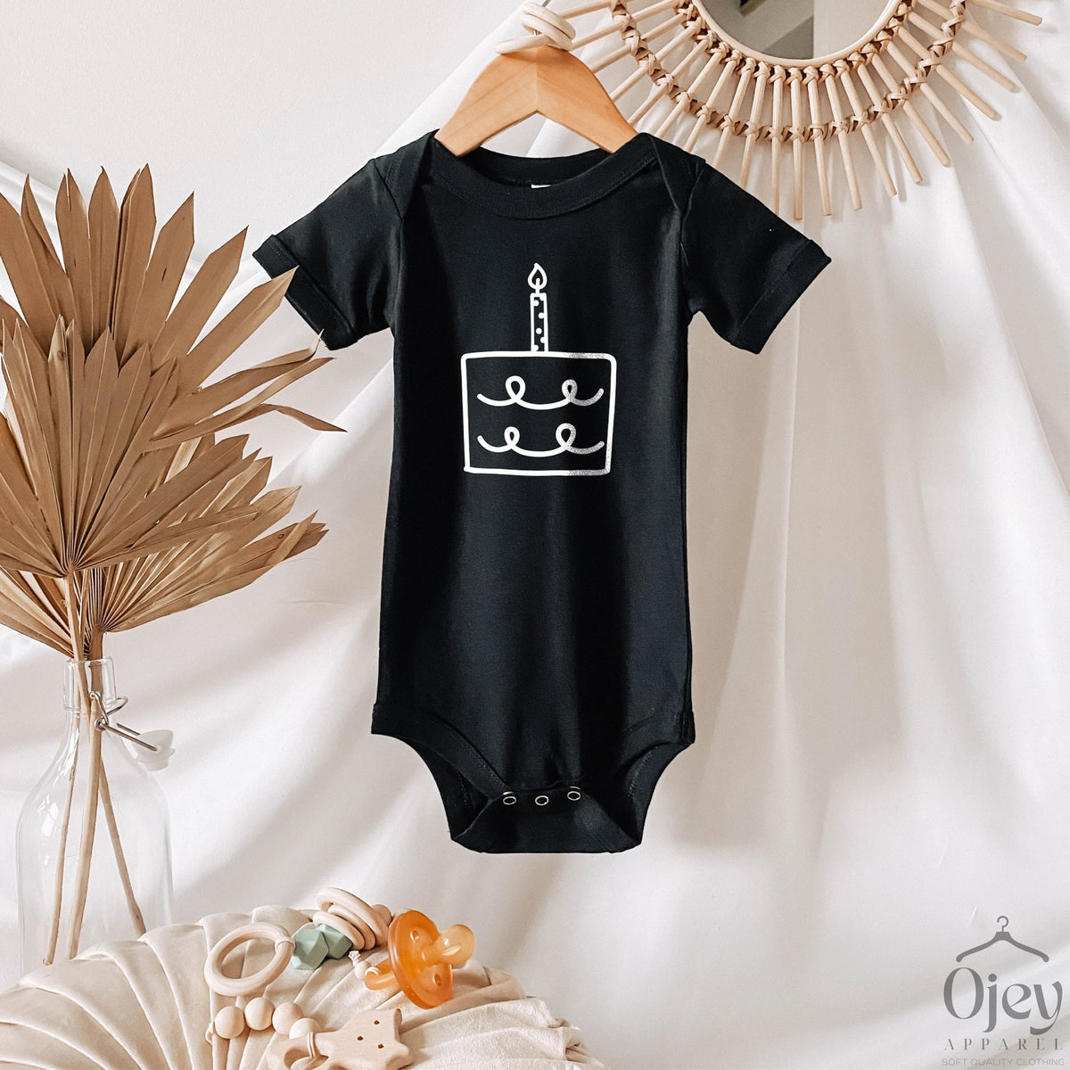 First Birthday Cake Bodysuit, One Year Old Birthday Tee, Bodysuit For Babies, Cute Toddler T-Shirts, First Birthday Outfit, 1st Birthday