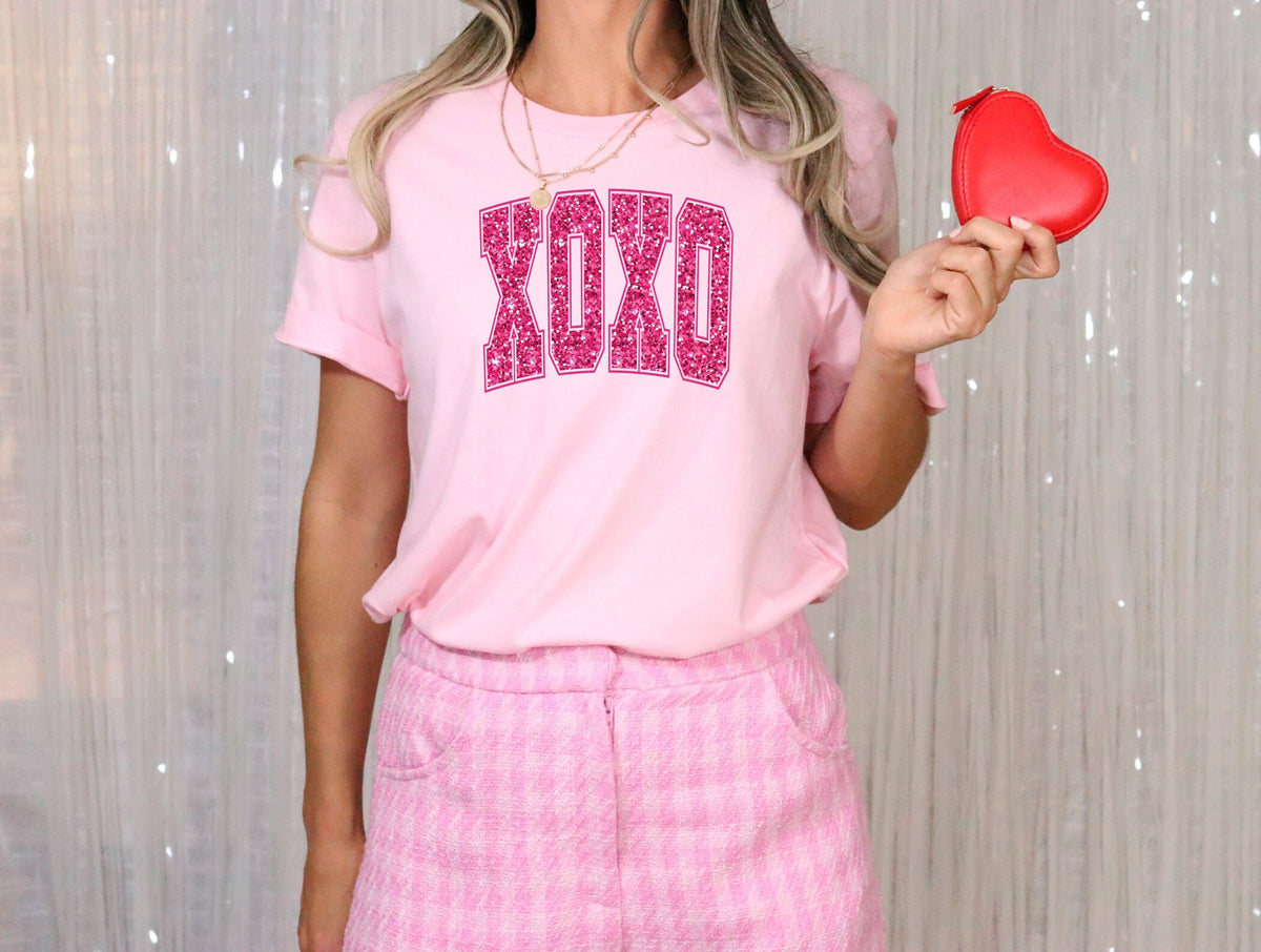 Xoxo Shirt, Cute Valentine Tee, Womens Clothing, Valentines Day Shirt, Retro Valentines Shirt, Womens Clothing, Valentines Day Gift For Her