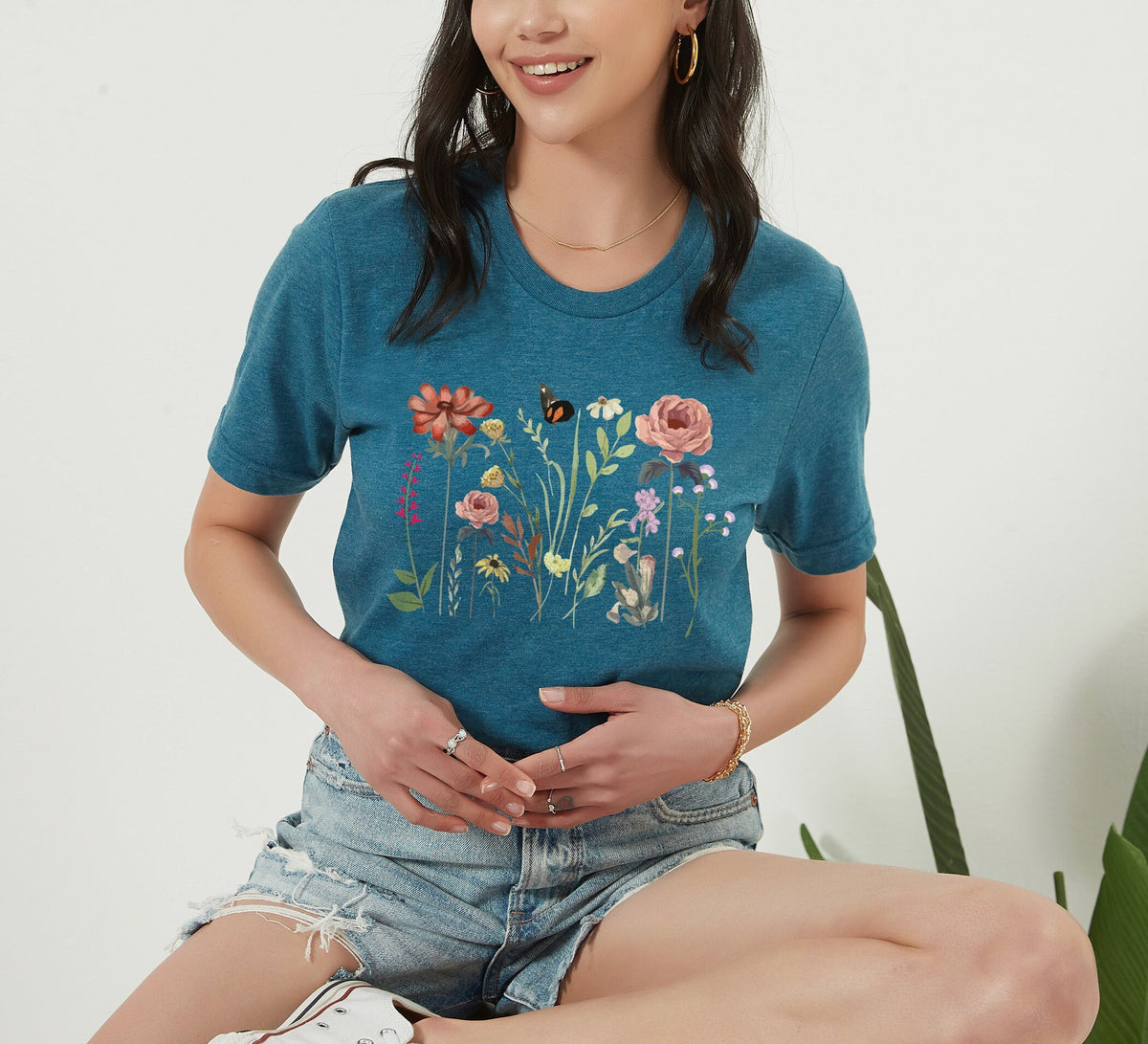 Wildflower Shirt, Plant Lover Shirt, Gardener Outfit, Aesthetic Flower Shirt, Botanical Shirt, Nature Lovers Gift, Florist Shirt, Garden Tee