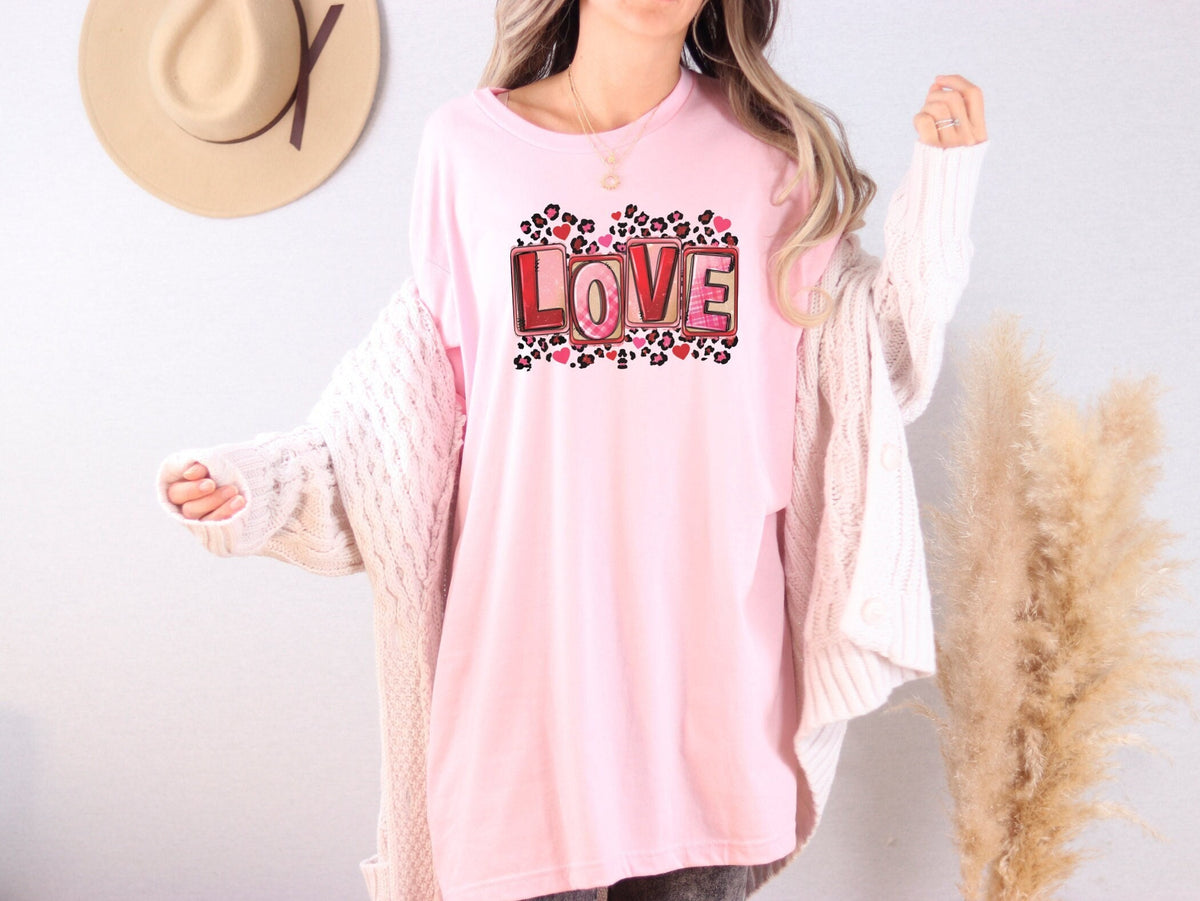 Retro Love Shirt, Cute Valentine Shirt, Valentine In Couple, Gift From Husband, Womens Clothing, Girlfriend Tshirt, Valentine's Day Gift