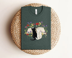 Floral Cat Book T-Shirt - Cat and Book Lover Shirt -  Cat Mom Tee - Cat Book Gift - Bookish Cats Shirt - Reading Cats Shirt - Cat Lover Tee
