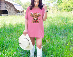 Highland Cow T-Shirt - Valentine's Day Shirt - Cow Lover Tee - Western Valentines Gift - Cute Valentine Day - Moo Cow - Coquette Valentine
