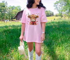 Highland Cow T-Shirt - Valentine's Day Shirt - Cow Lover Tee - Western Valentines Gift - Cute Valentine Day - Moo Cow - Coquette Valentine