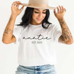 Auntie Est 2025 Shirt, Auntie To Be Shirt, 2025 Aunt Shirt, Minimalist Aunt Tshirt, Auntie Established Shirt, Womens Clothing, Gift For Aunt