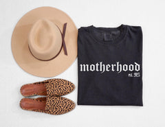 Motherhood Est 2025 Shirt, Mother's Day Shirts, Mother Est Year Shirt, Mom T-Shirts, New Mom Shirt, Cute Mama Shirt, Crewneck, Gift for Mom