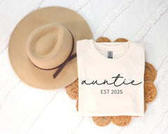 Auntie Est 2025 Shirt, Auntie To Be Shirt, 2025 Aunt Shirt, Minimalist Aunt Tshirt, Auntie Established Shirt, Womens Clothing, Gift For Aunt