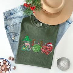 Comfort Colors® - Christmas Knitting Shirt - knitting lover Tee - Knitting Christmas - Yarn Balls T-Shirt - Funny Knitting & Crochet