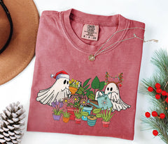 Comfort Colors® - Christmas Ghost T-Shirt - Plant Lover Ghost Tee - Spooky Holiday Tee - Christmas Vibes Gift - Ghost Santa Shirt